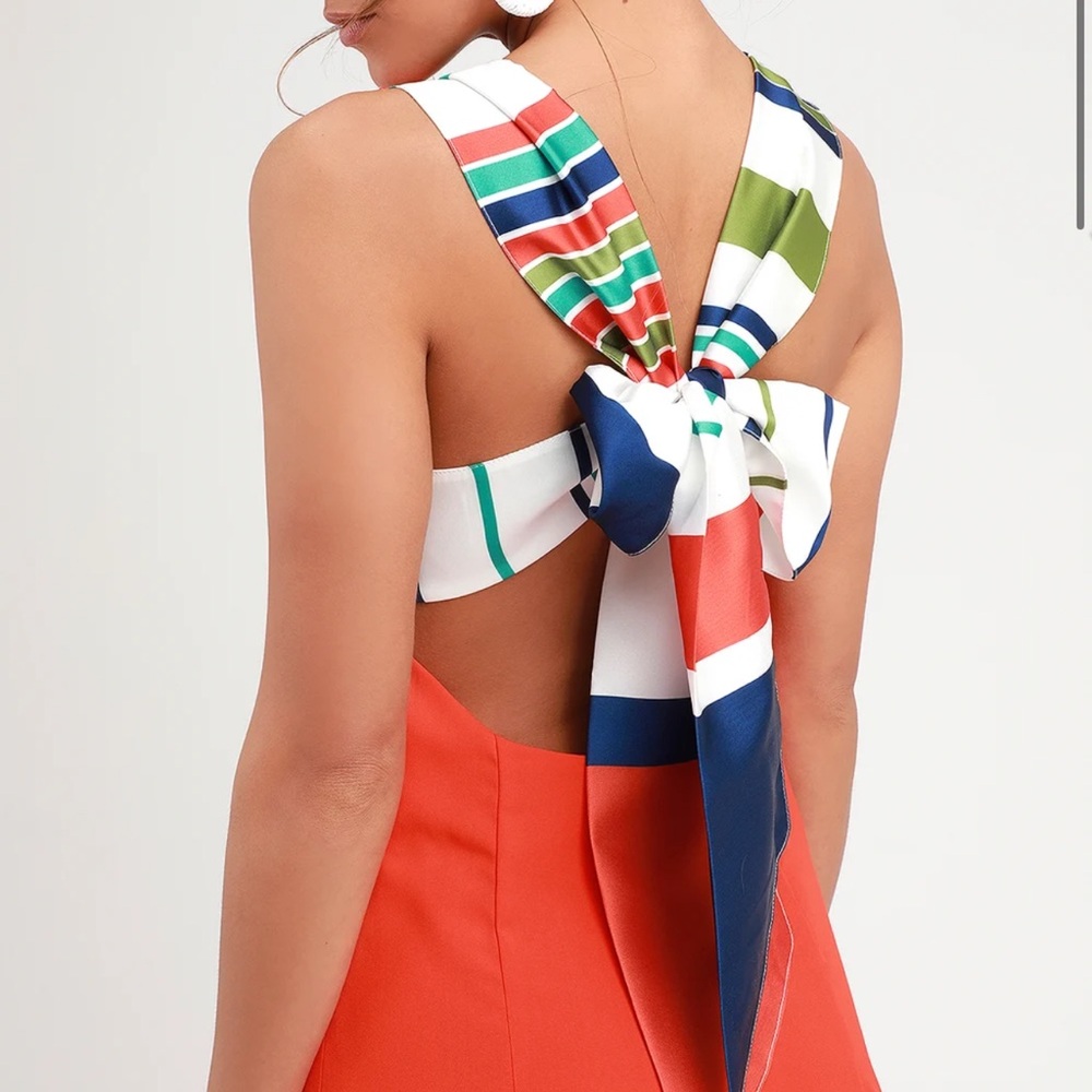 Lulu’s shift dress with bow detail